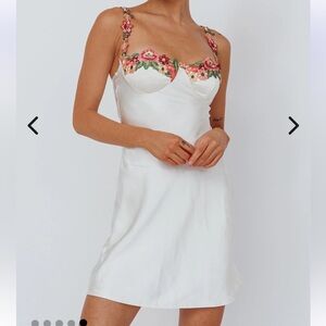 Selfie Leslie | Rose Garden Floral Mini Dress in Oyster